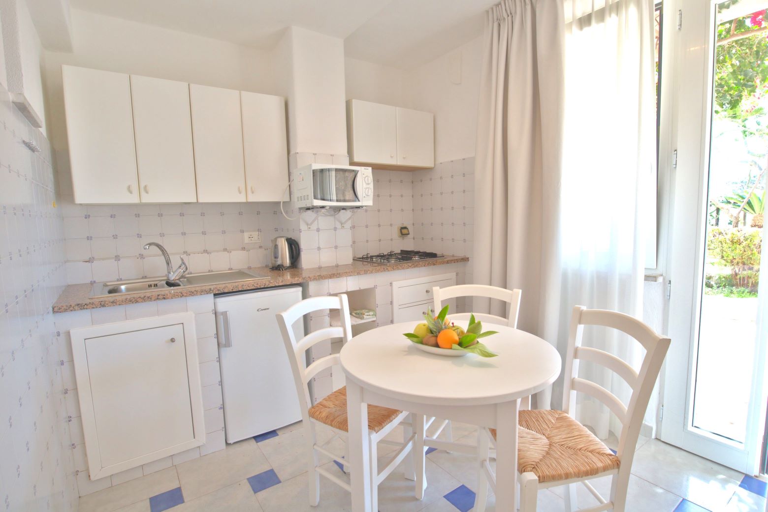 ravino-aparthotel-forio-studio-terrasse